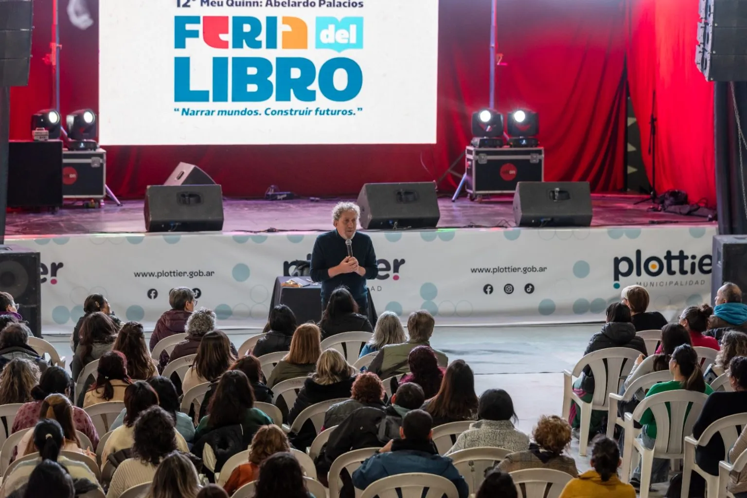 Imagen de Con una masiva convocatoria, culminó la 12.ª edición de la Feria del Libro en Plottier