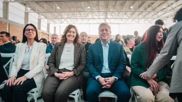 Imagen de Histórico paso para Plottier: se inauguró el edificio propio de la EPET 25 y se retiraron las aulas tráiler