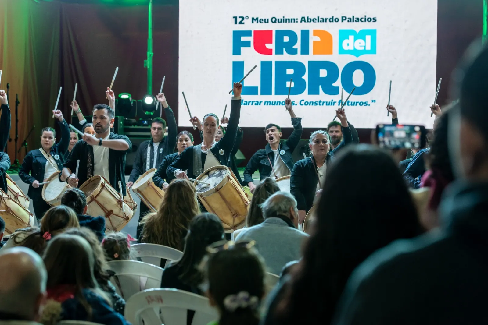 Imagen de Con una masiva convocatoria, culminó la 12.ª edición de la Feria del Libro en Plottier
