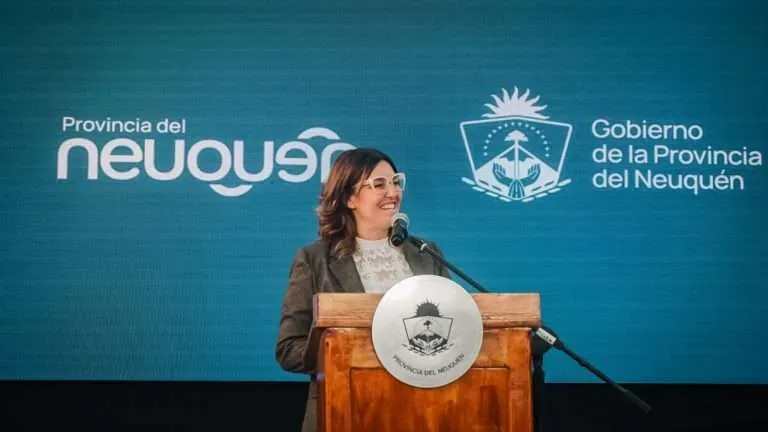 Imagen de Histórico paso para Plottier: se inauguró el edificio propio de la EPET 25 y se retiraron las aulas tráiler